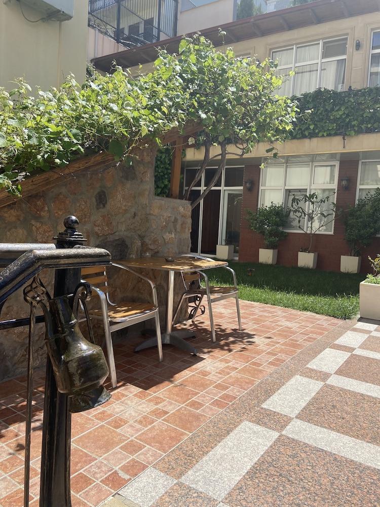 East Legend Hotel Baku Exterior photo