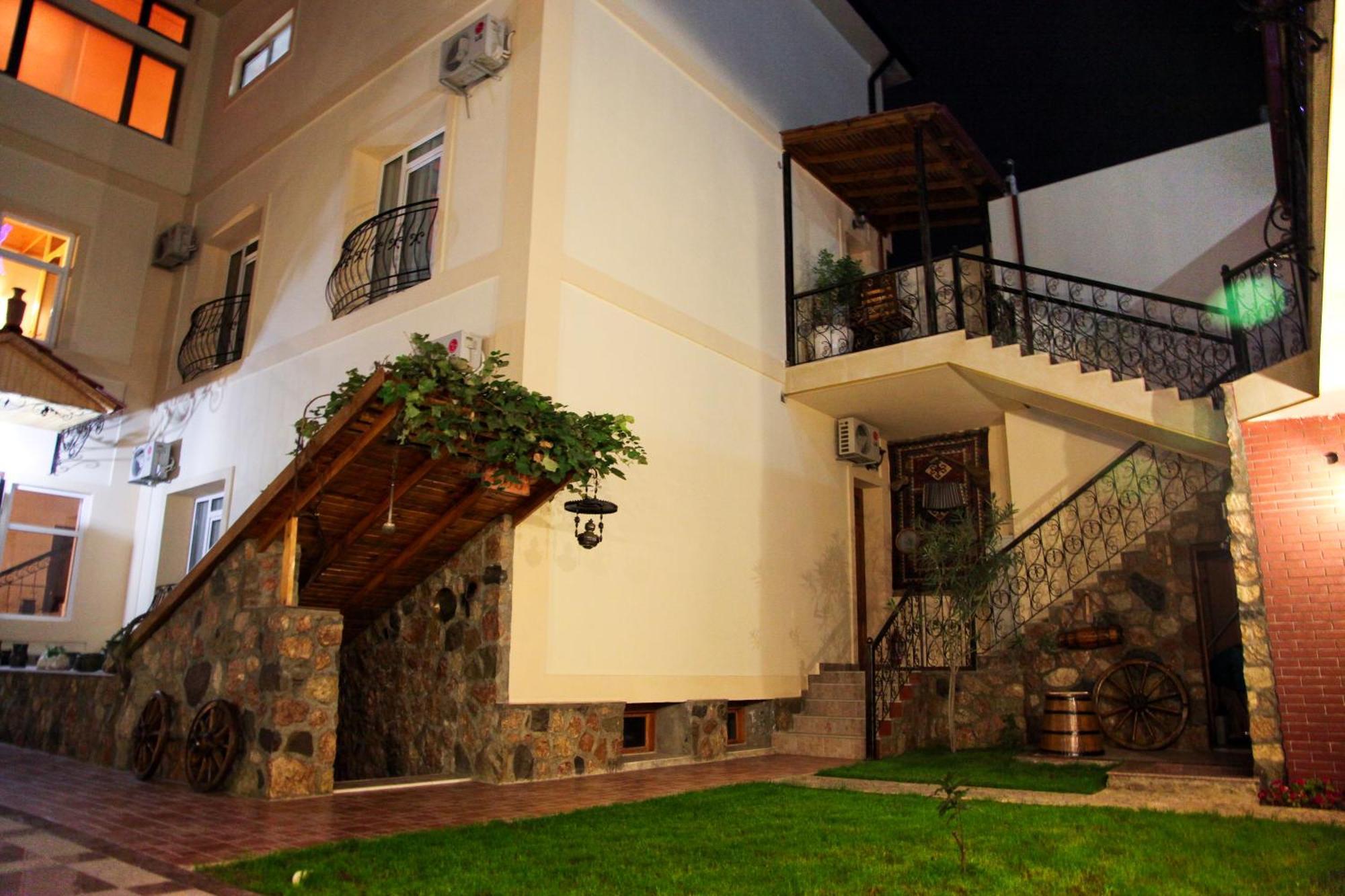 East Legend Hotel Baku Exterior photo