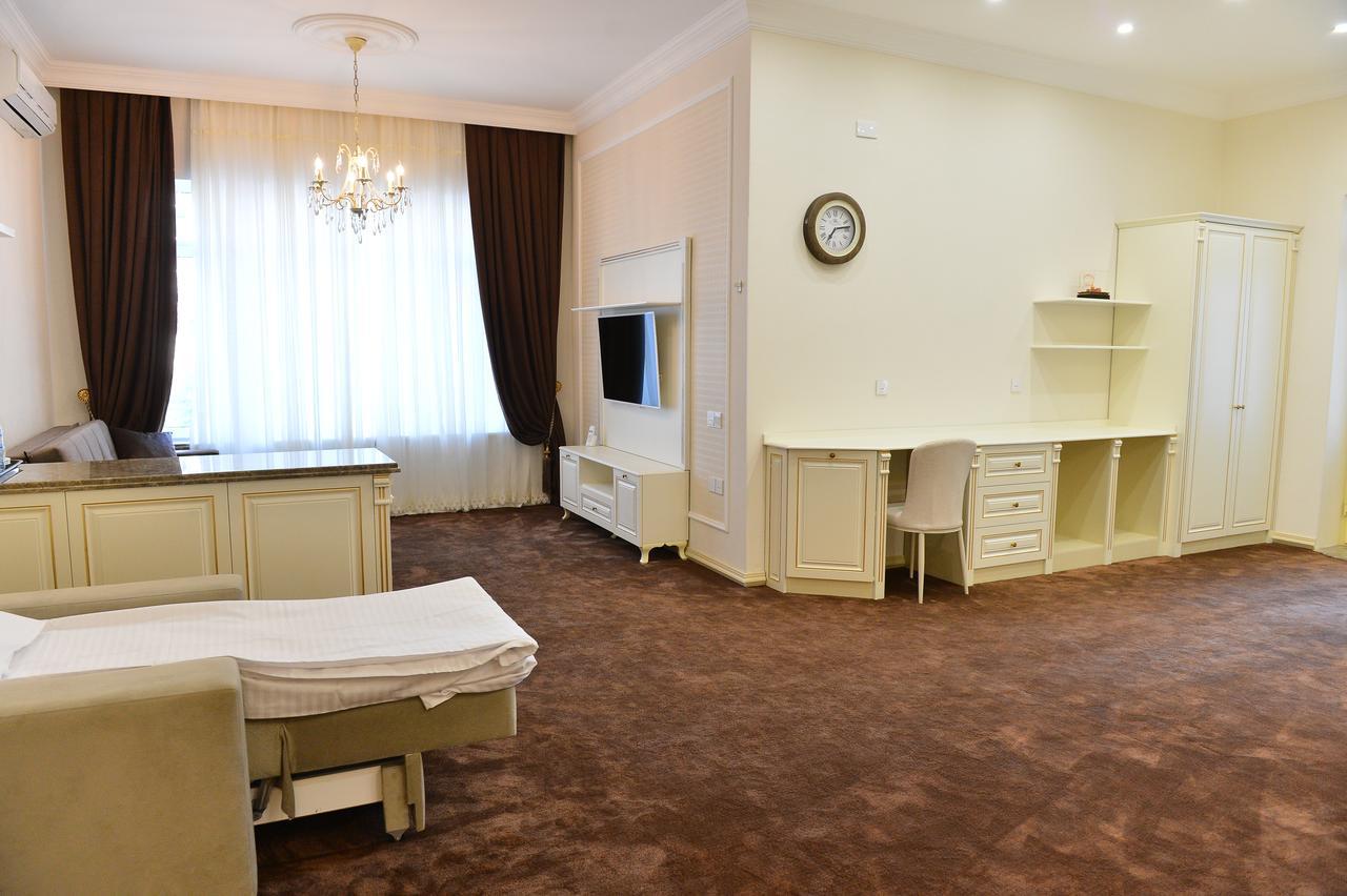 East Legend Hotel Baku Exterior photo